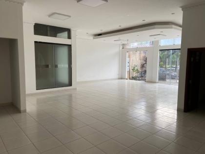 EDIFICIO EN ALQUILER!!  En Avenida Beni